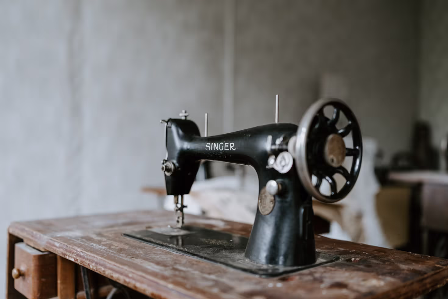 Le grand retour de la couture artisanale en France : une révolution silencieuse mais puissante